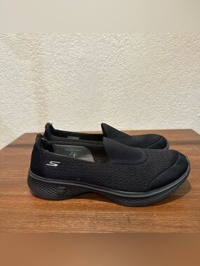 Skechers Go Walk 4 Women’s Black Slip On Size 8